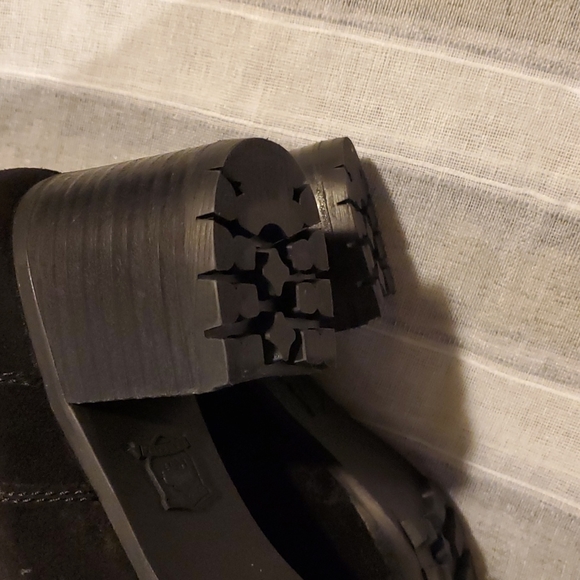 Beautiful suede waterproof booties with double zipper and leather strap detail - Picture 6 of 10